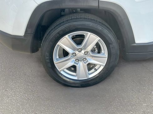 Used 2022 Jeep Compass Latitude FWD image 28