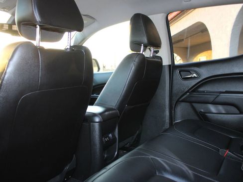 Used 2016 GMC Canyon SLT w/ Driver Alert Package image 13