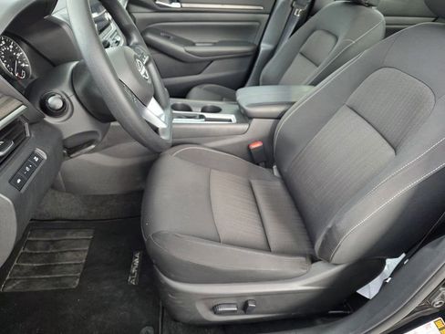 Used 2025 Nissan Altima 2.5 SV image 13