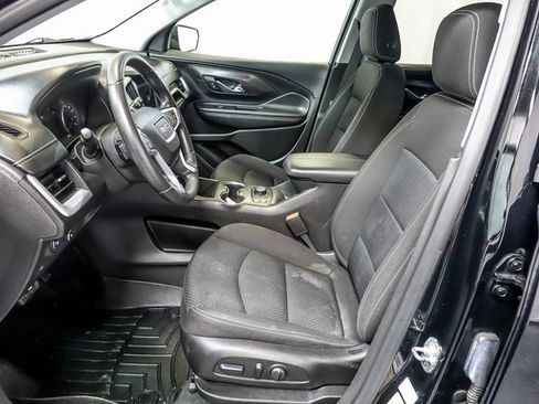 Certified 2022 GMC Terrain SLE w/ Driver Convenience Package image 12