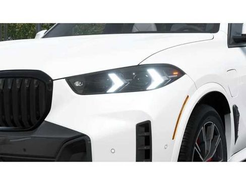 New 2026 BMW X5 xDrive50e w/ M Sport Package AWD/4WD image 6