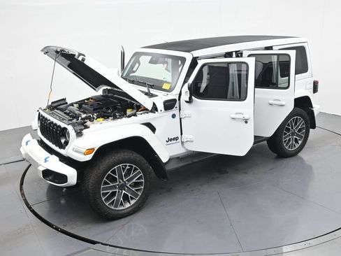 Used 2024 Jeep Wrangler High Altitude AWD/4WD image 39