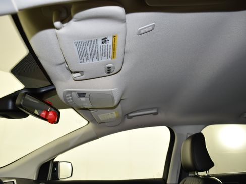 Used 2024 Ford Edge Titanium AWD/4WD image 38