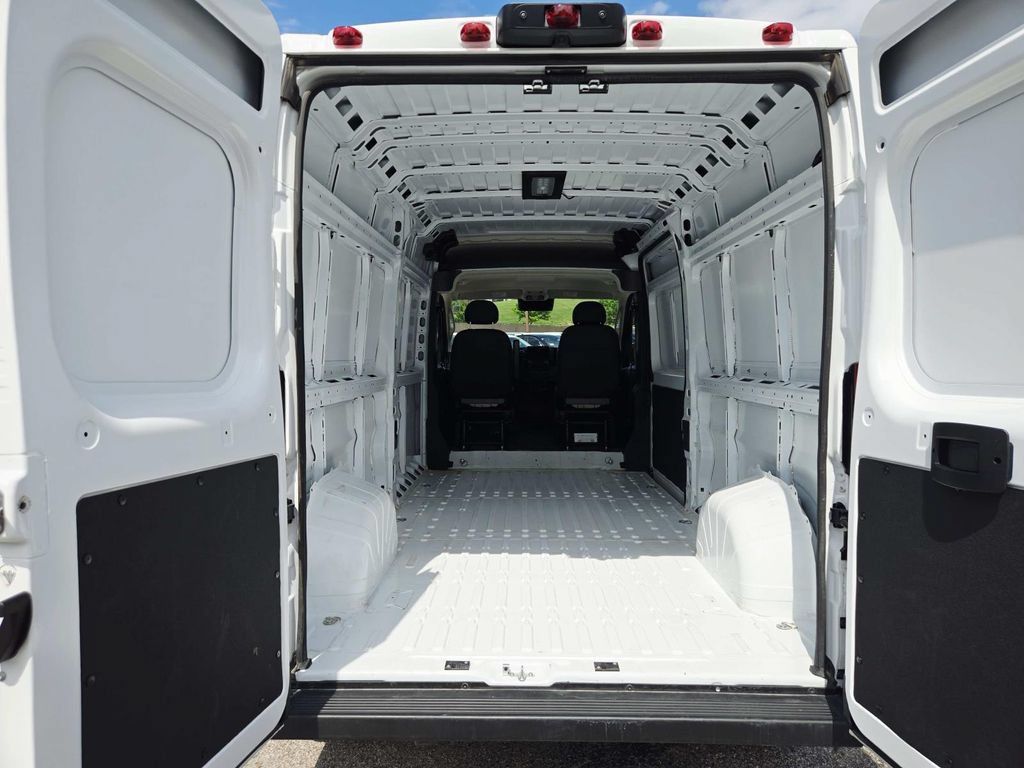 Used 2026 RAM ProMaster 2500 w/ Convenience Group FWD image 15
