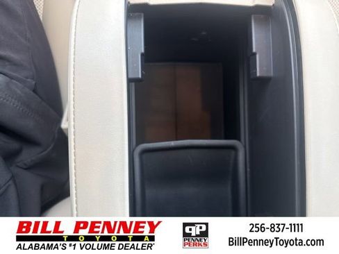 Used 2021 Toyota Highlander Limited image 29