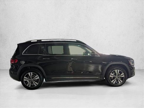Used 2025 Mercedes-Benz GLB 250 image 3