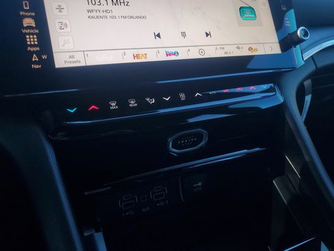 New 2026 Jeep Grand Cherokee Altitude image 17