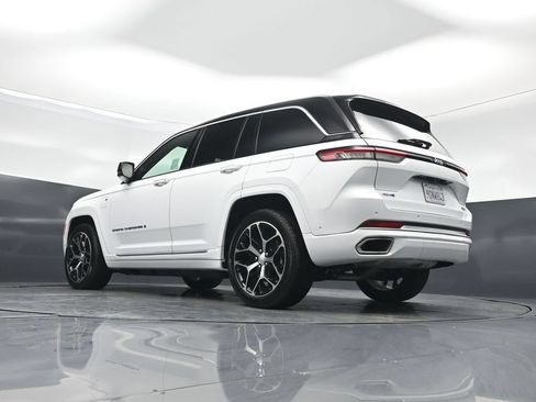Used 2023 Jeep Grand Cherokee Summit AWD/4WD image 49