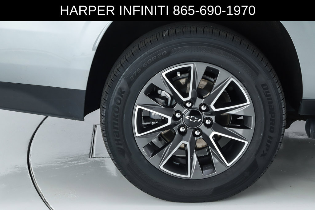 Used 2024 Chevrolet Suburban Z71 w/ Luxury Package AWD/4WD image 14