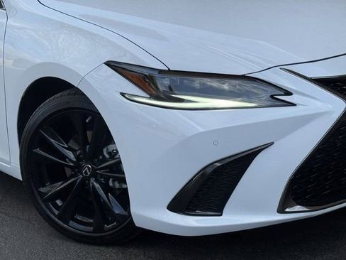Used 2025 Lexus ES 350 w/ Accessory Package (Z2) image 4