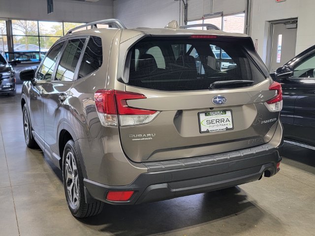 Used 2019 Subaru Forester Premium w/ All-Weather Package AWD/4WD image 7