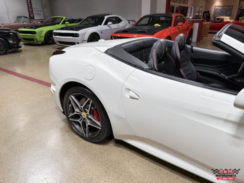 Used 2016 Ferrari California T image 56
