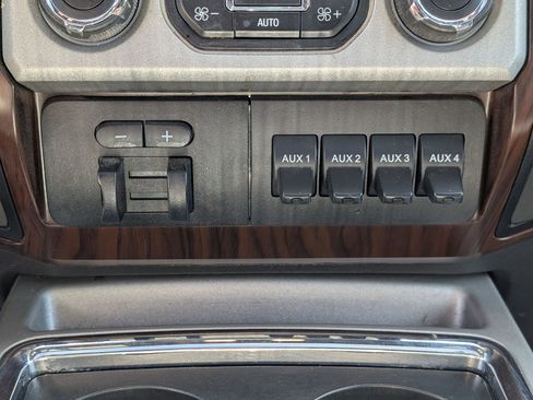Used 2015 Ford F350 Lariat w/ Lariat Chrome Package AWD/4WD image 23
