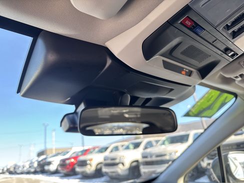 Used 2024 Subaru Crosstrek 2.0i Premium image 24