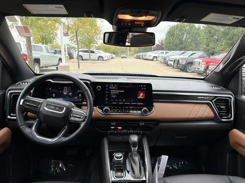 Used 2024 GMC Canyon AT4 w/ AT4 Premium Package image 11