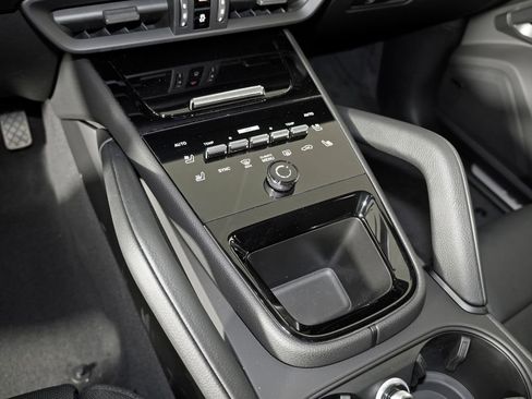 New 2026 Porsche Cayenne image 31