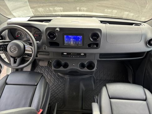 Used 2020 Mercedes-Benz Sprinter 3500 image 20