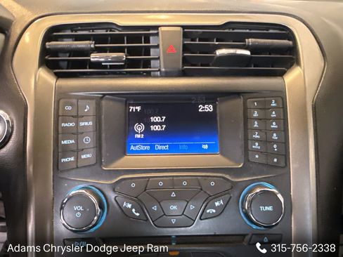 Used 2018 Ford Fusion SE FWD image 16