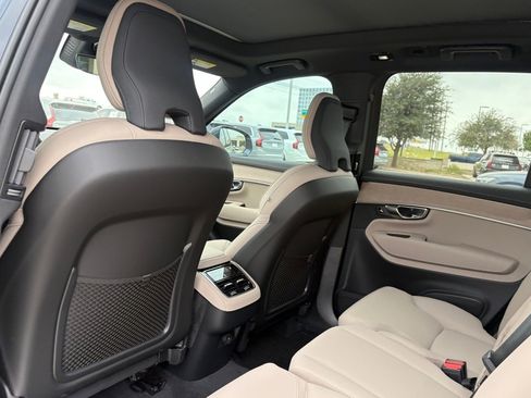 New 2026 Volvo XC90 B6 Plus w/ Protection Package Premier image 25