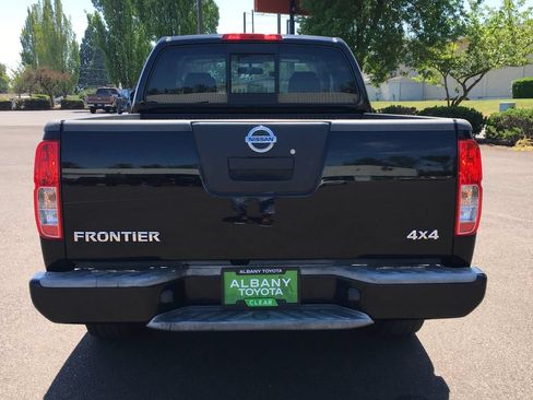 Used 2012 Nissan Frontier SV w/ Sport Appearance Pkg AWD/4WD image 5