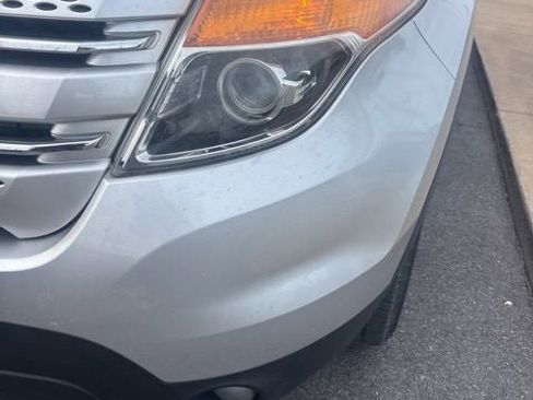 Used 2013 Ford Explorer XLT image 3