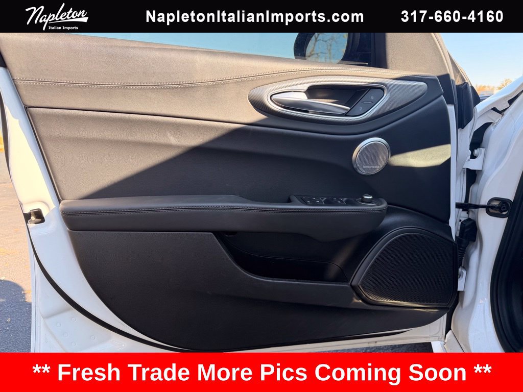 Used 2024 Alfa Romeo Giulia Veloce AWD/4WD image 15
