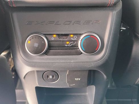 Used 2025 Ford Explorer ST-Line w/ ST-Line Street Pack AWD/4WD image 43