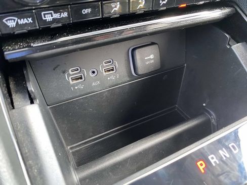 Used 2023 Jeep Grand Cherokee L Limited AWD/4WD image 29