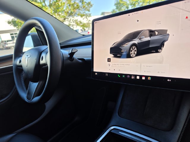 Used 2024 Tesla Model Y Long Range AWD/4WD image 35