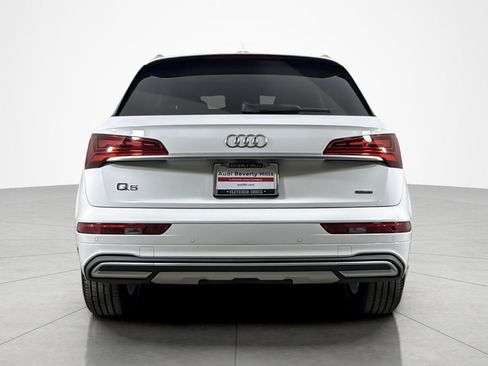 Used 2023 Audi Q5 2.0T Premium w/ Convenience Package AWD/4WD image 4