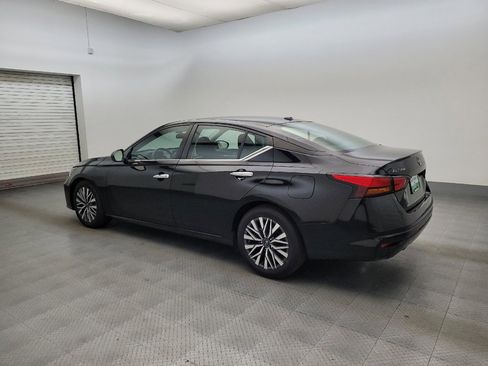 Used 2023 Nissan Altima 2.5 SV FWD image 3