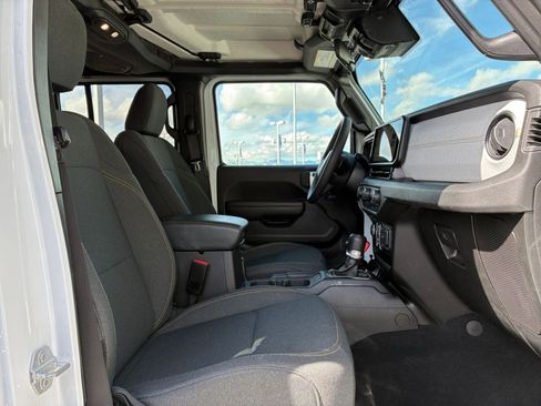 Used 2025 Jeep Wrangler Unlimited Sport AWD/4WD image 35