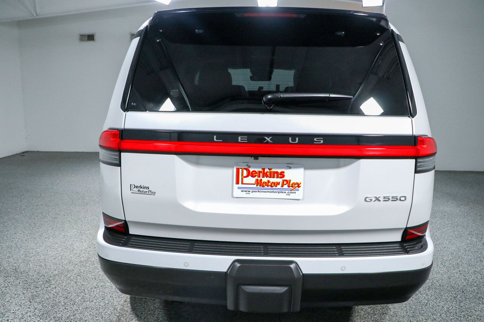 Used 2025 Lexus GX 550 w/ Accessory Package (2T) AWD/4WD image 8