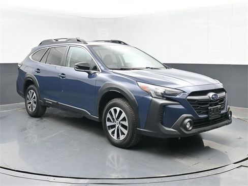Used 2024 Subaru Outback Premium image 2