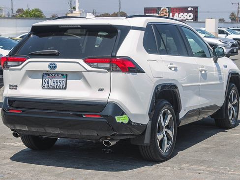 Used 2022 Toyota RAV4 SE w/ Weather & Moonroof Package AWD/4WD image 9