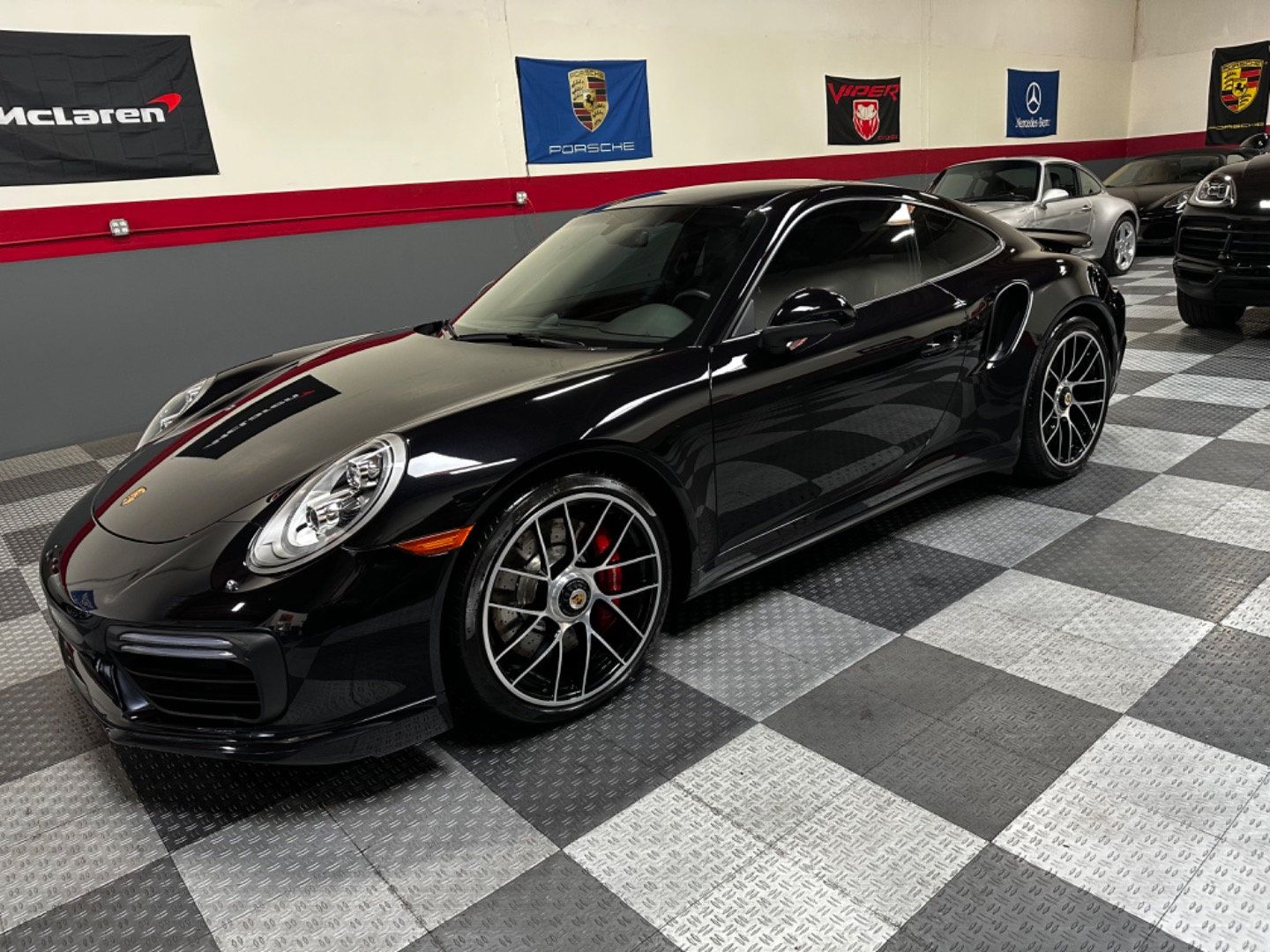 Used 2017 Porsche 911 Turbo Coupe AWD/4WD image 1
