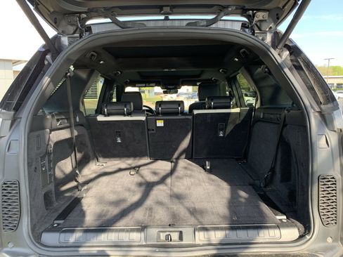 Used 2021 Land Rover Discovery S R-Dynamic image 34