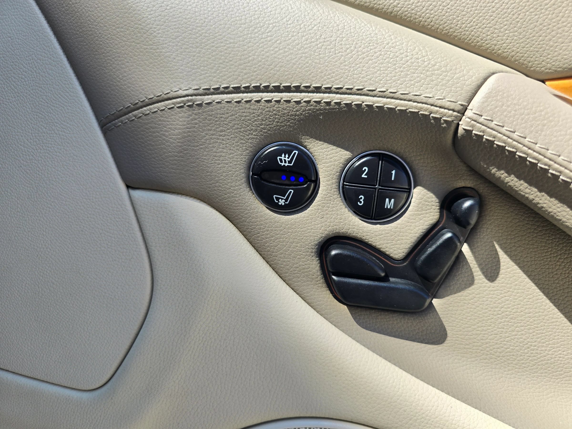 Used 2008 Mercedes-Benz SL 550 image 29