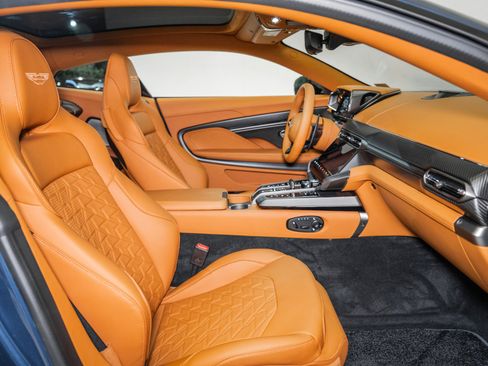Used 2025 Aston Martin Vanquish image 15