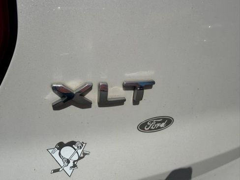 Used 2016 Ford Explorer XLT w/ Equipment Group 202A AWD/4WD image 11