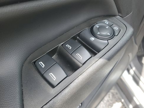 Used 2024 Chevrolet Equinox LT image 12