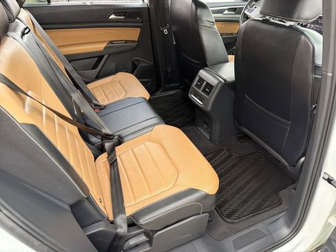 Used 2022 Volkswagen Atlas Cross Sport SEL Premium R-Line image 36