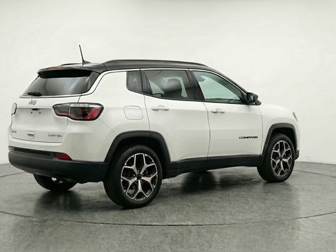 Used 2025 Jeep Compass Limited AWD/4WD image 9