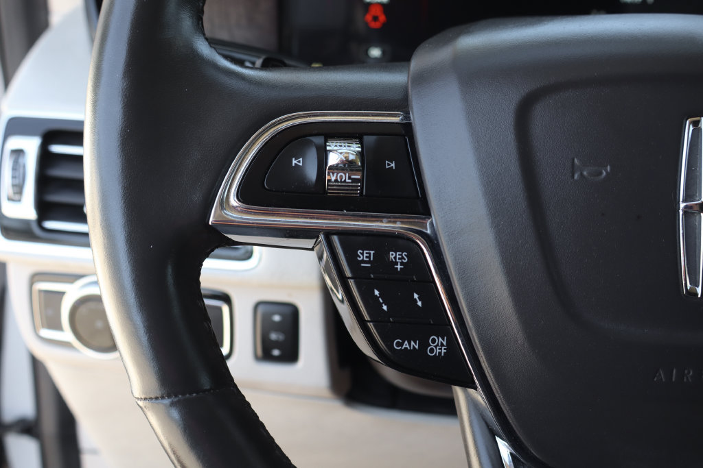 Used 2021 Lincoln Navigator Reserve AWD/4WD image 24