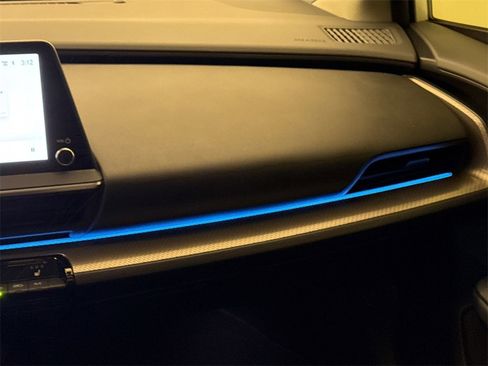 Used 2024 Toyota Prius XLE image 18