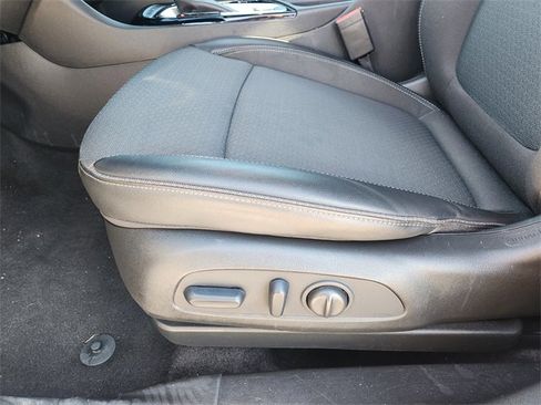 Used 2023 Buick Encore GX Select w/ Safety Package II image 25