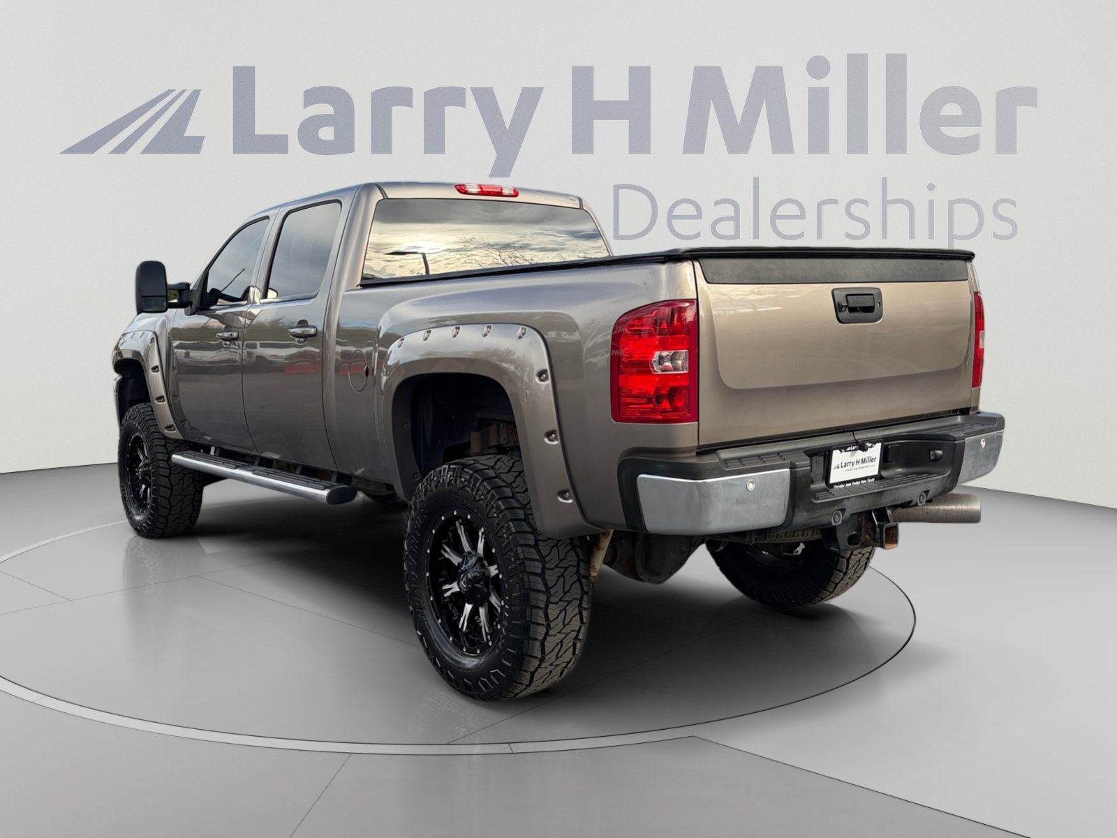 Used 2014 Chevrolet Silverado 3500 LTZ AWD/4WD image 3