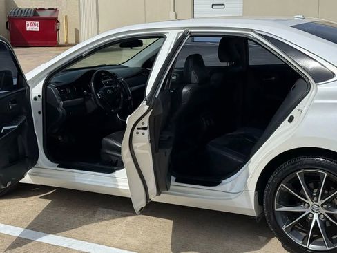Used 2015 Toyota Camry XSE w/ Moonroof Package FWD image 11