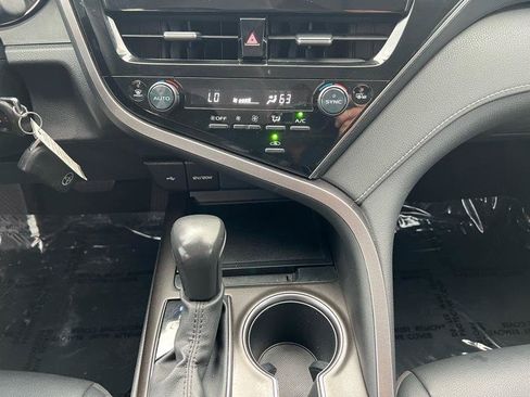 Used 2023 Toyota Camry SE FWD image 14