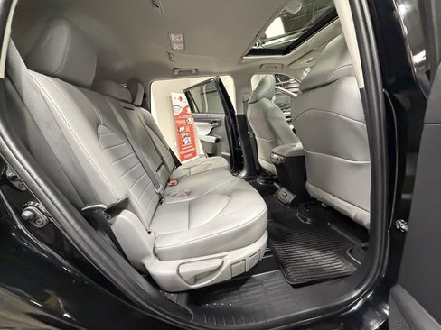 Used 2022 Toyota Highlander XLE image 51